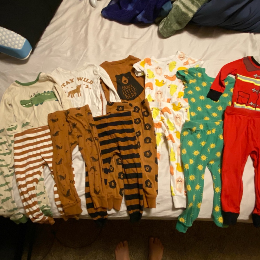 2T old navy pajamas